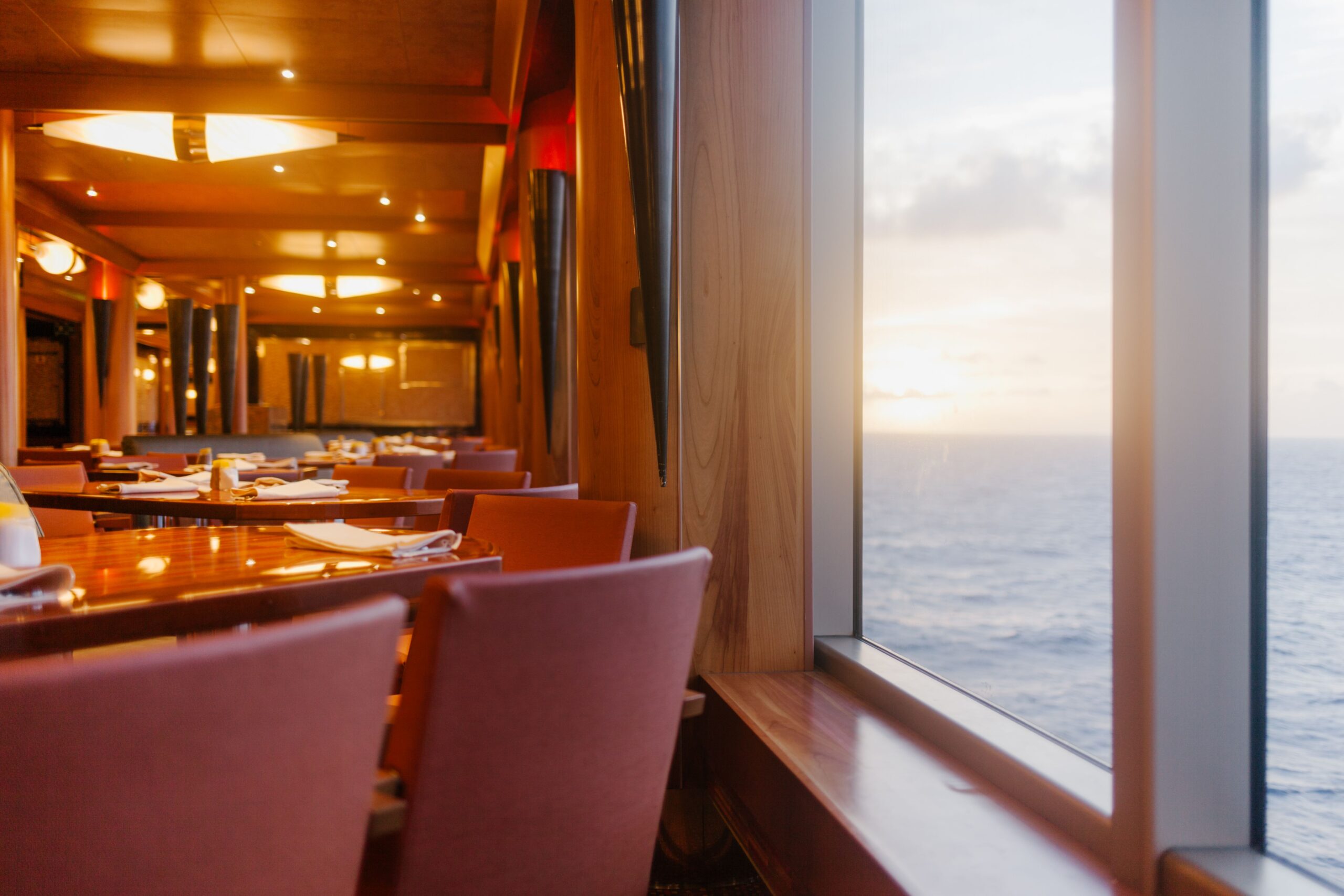 You are currently viewing Your Leftover Cruise Dinner Might Be Feeding a Family in the Bahamas