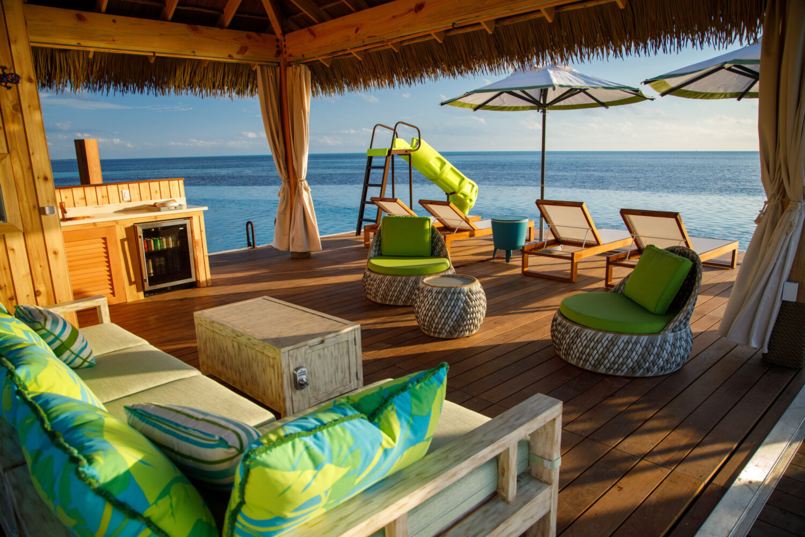 You are currently viewing Royal Caribbean’s RoyalUp Program Now Lets You Bid on Cabanas, Casitas, and Daybeds Too