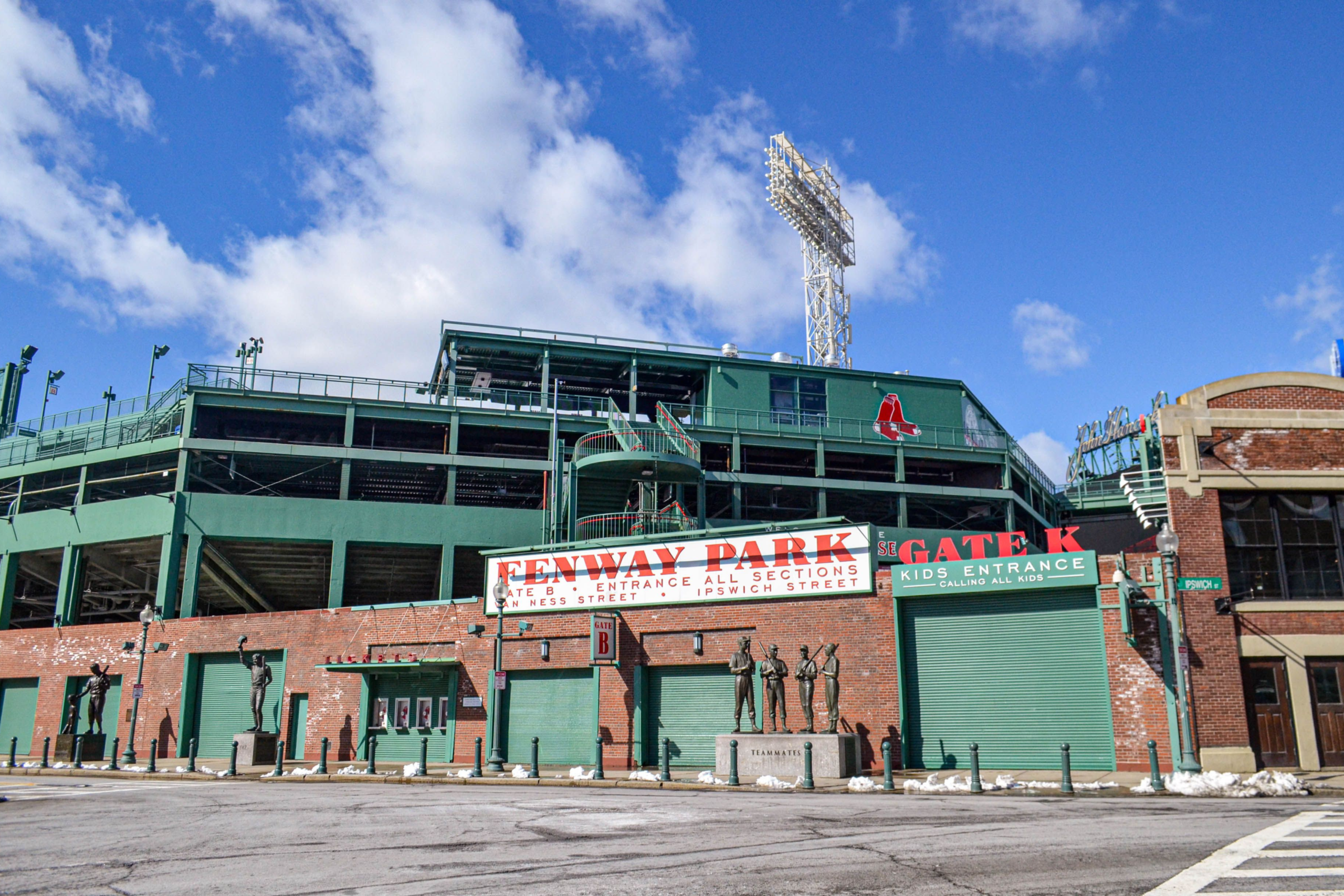 You are currently viewing Zac Brown Band Fenway Park Cruise Giveaway Gifts Free Vacations to Every Fan in the Crowd