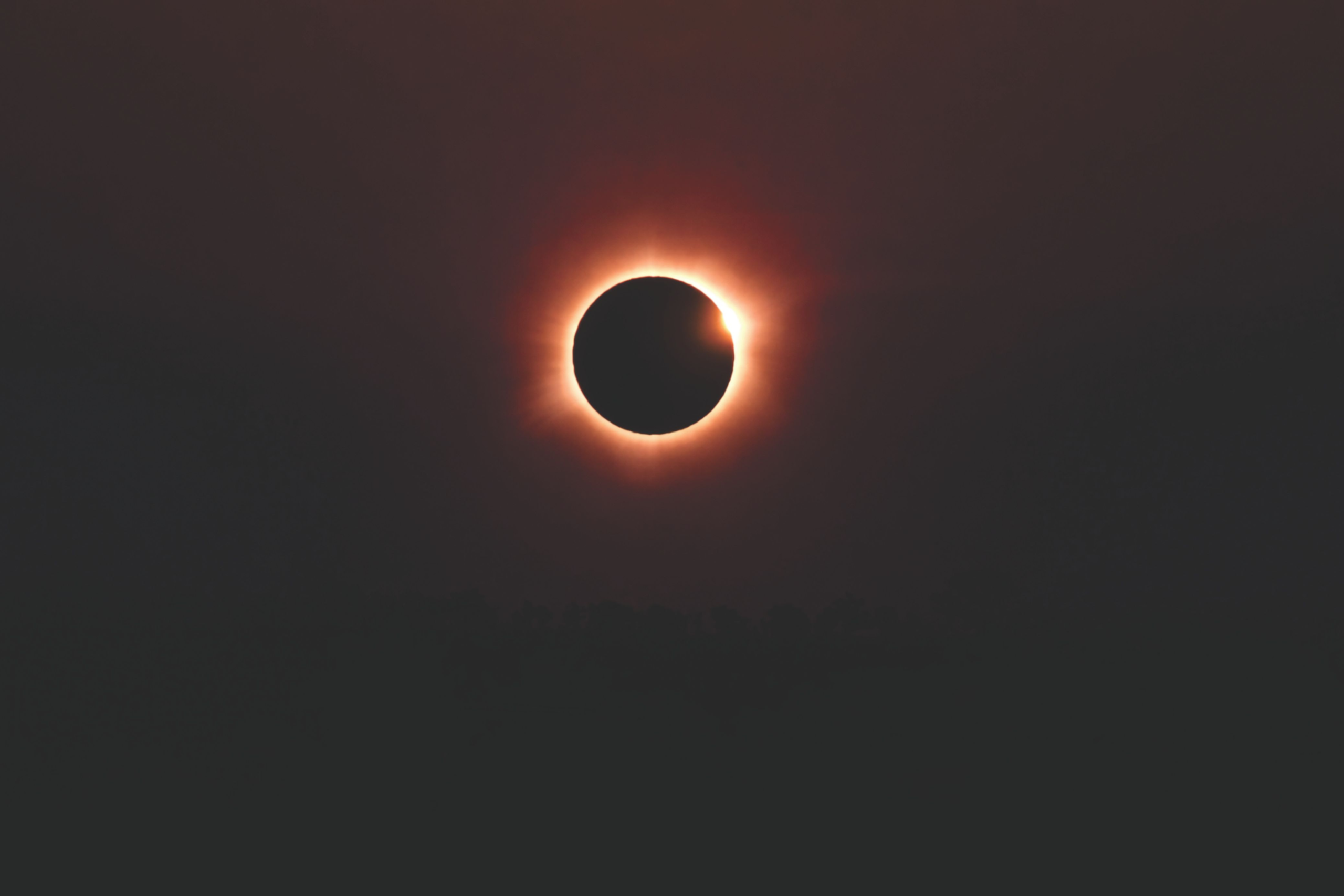 Read more about the article Cruise Lines Positioned Ships Across the Atlantic Today to Catch the Total Solar Eclipse